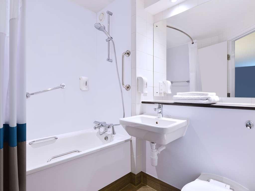 Travelodge 3*