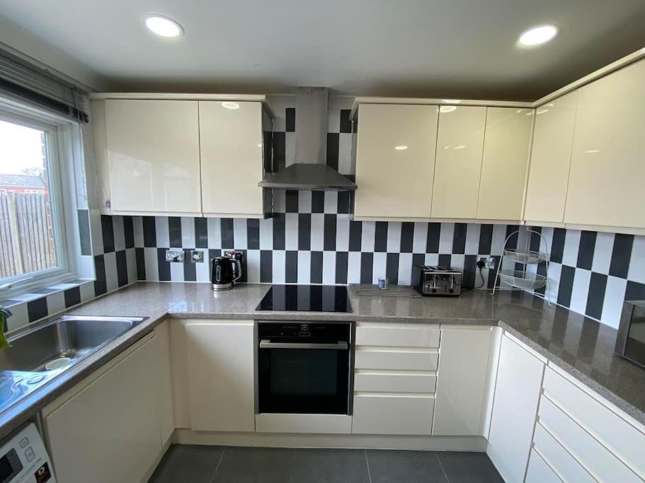 Three Bedrooms House In *