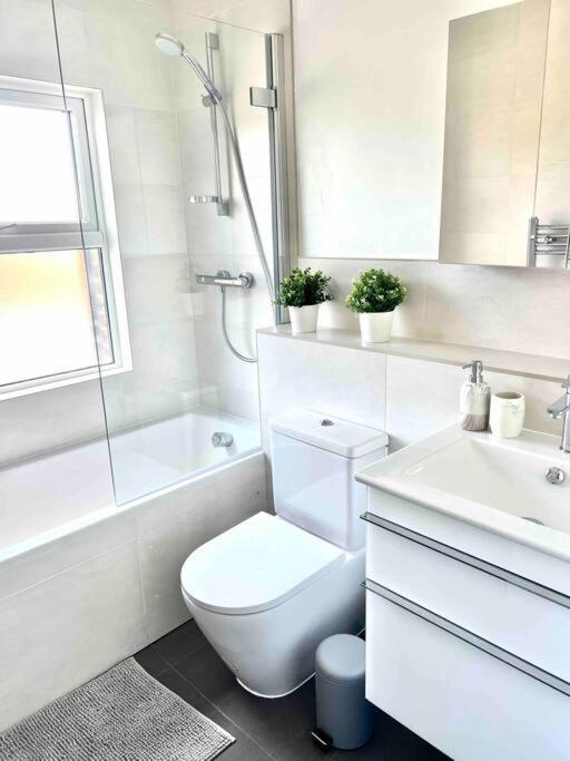 Holiday home Beautiful Cottage, Amazing Location, The Castle, Ascot, Legoland, Free Parking Super Close Windsor