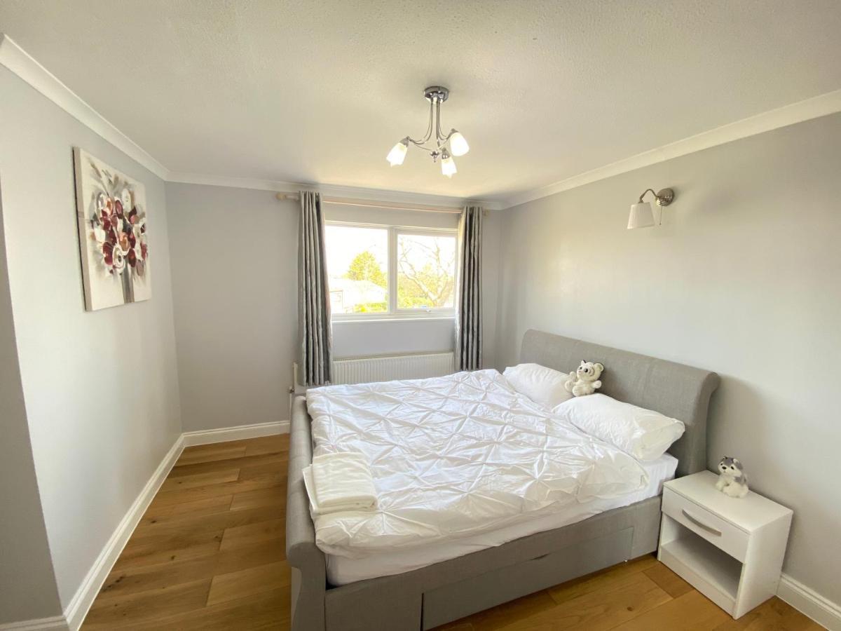 Three Bedrooms House In *