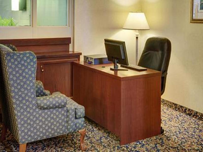 Travelodge 3*