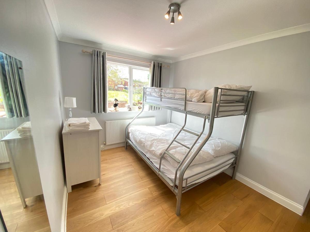 Three Bedrooms House In Apartamento *