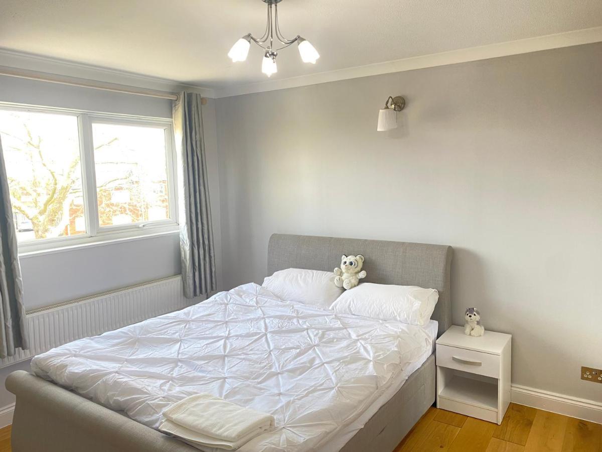 Three Bedrooms House In Apartamento *