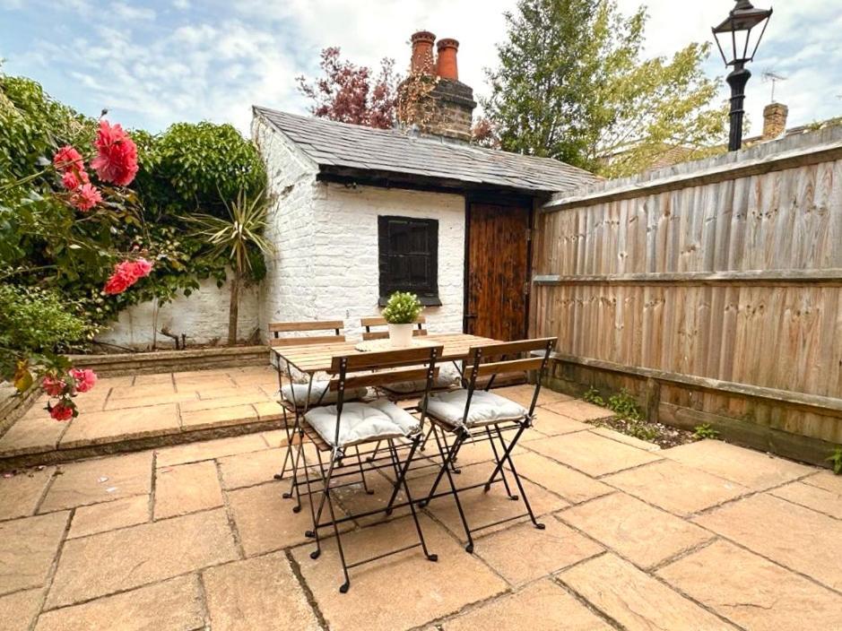 Holiday home Beautiful Cottage, Amazing Location, The Castle, Ascot, Legoland, Free Parking Super Close *