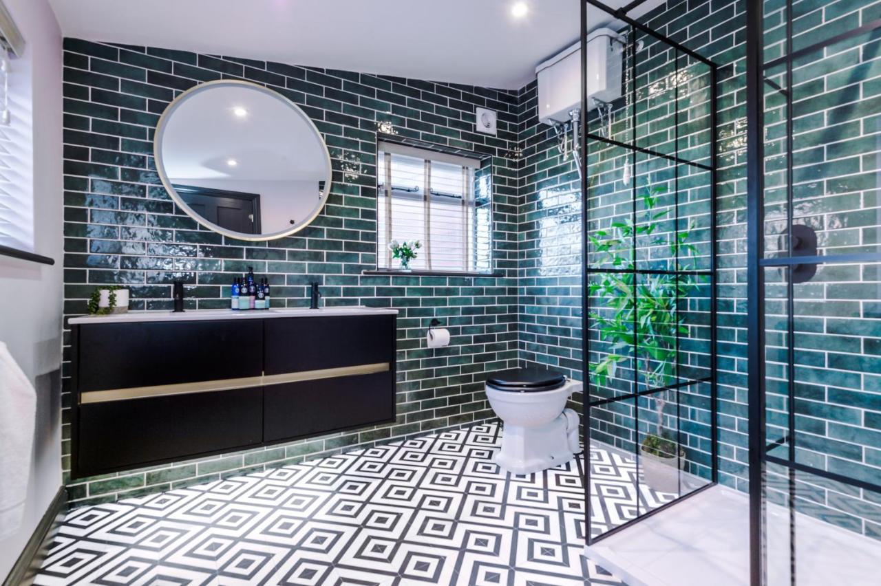Casa By Grace: Luxury 4-bed For Groups Holiday home *