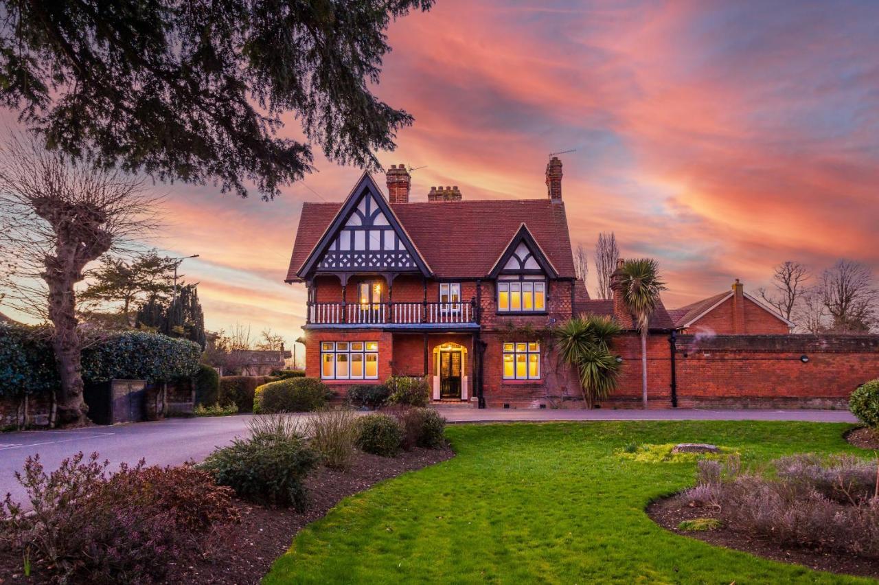 Casa By Grace: Luxury 4-bed For Groups Holiday home