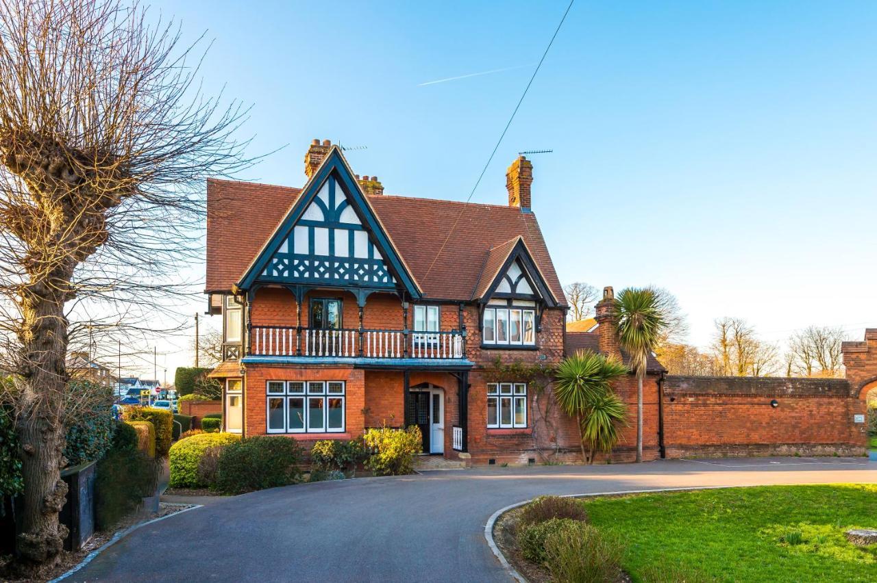 Casa By Grace: Luxury 4-bed For Groups Holiday home