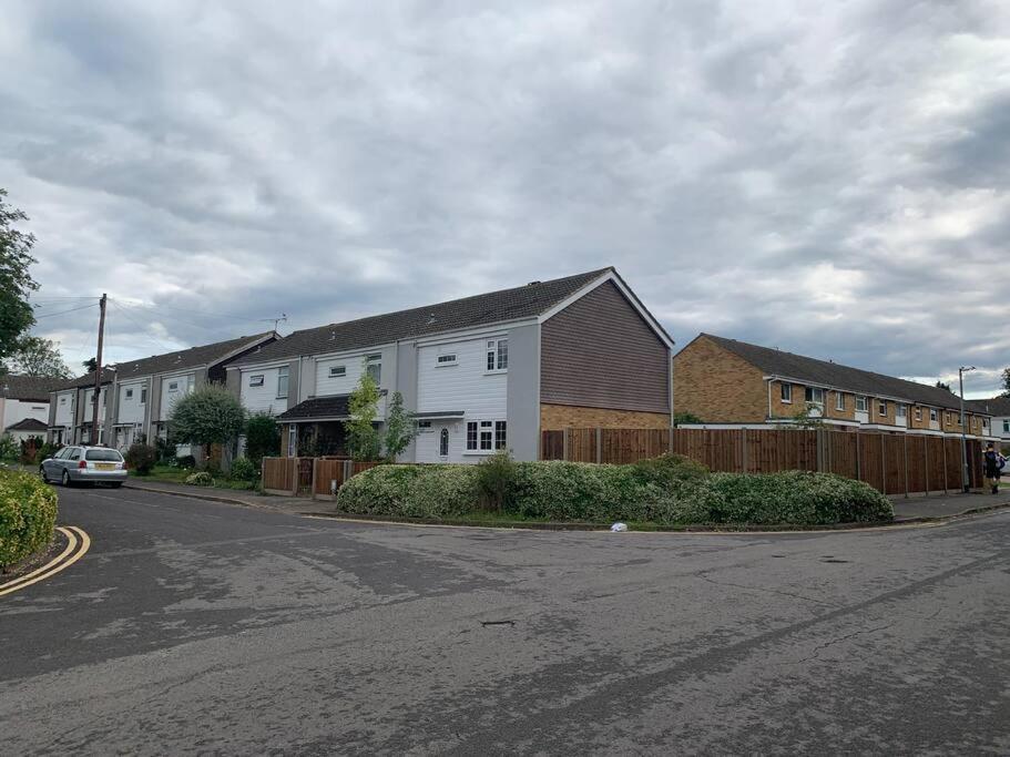 3 Bedroom House With Parking And Garden
