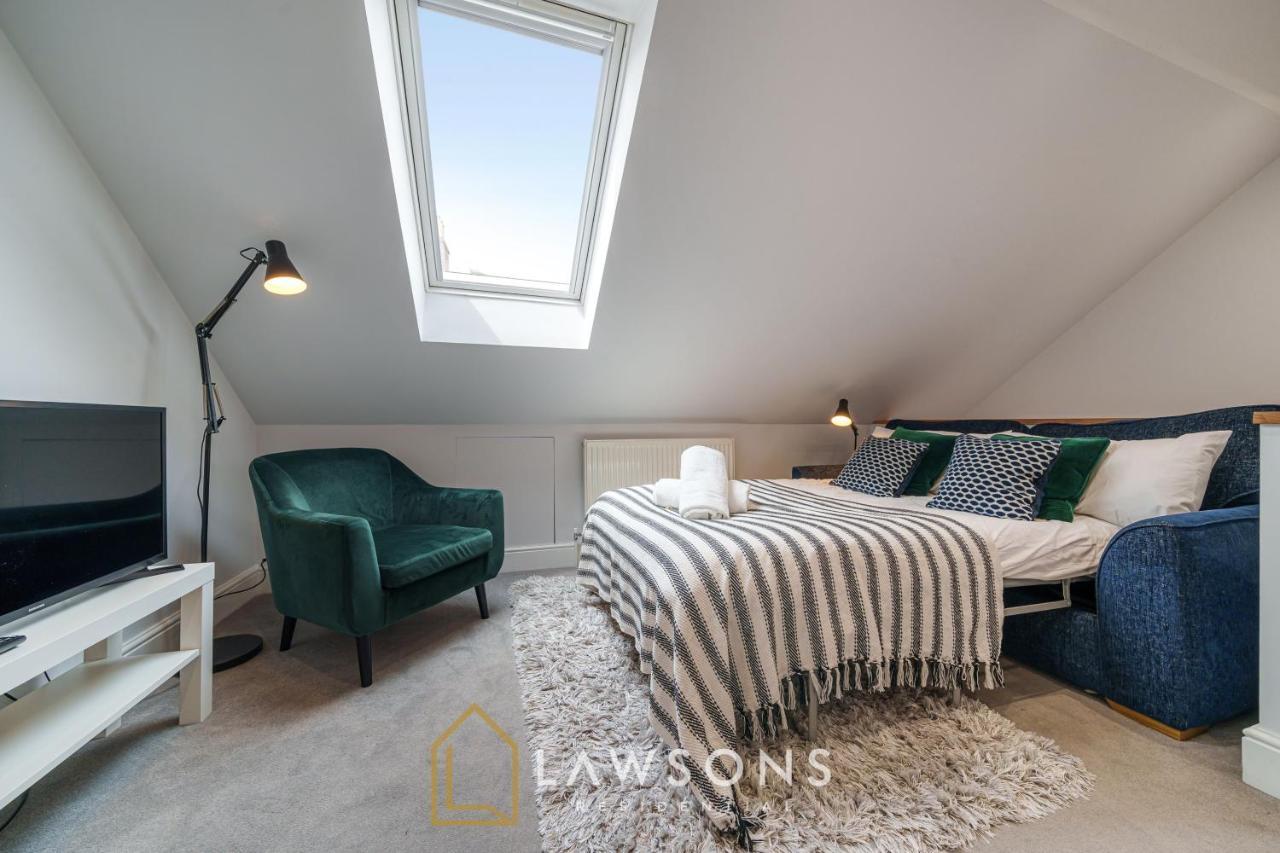 Loft Living By Lawsons With Parking * Windsor
