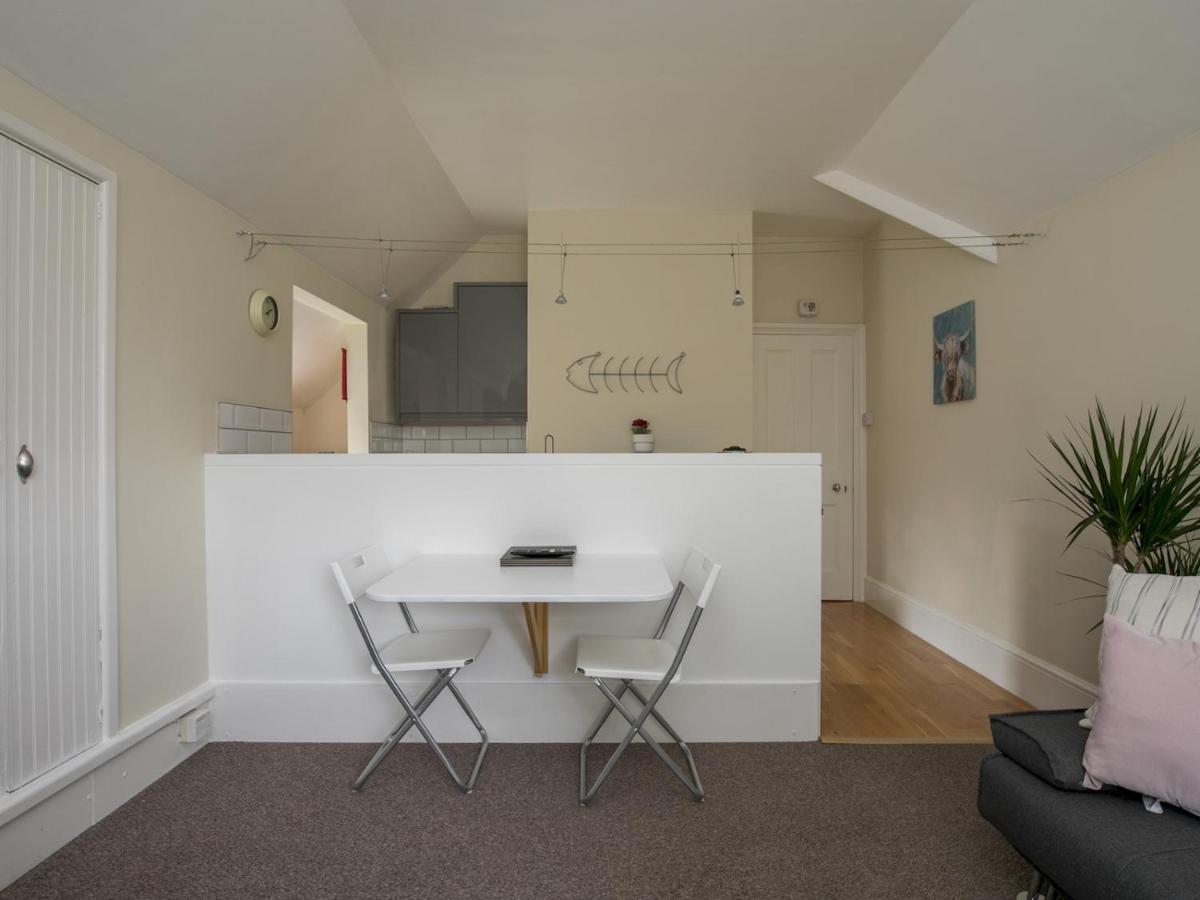 Pass The Keys Elegant 1 Bedroom Flat With Sofa Bed In Manor House Apartment Windsor
