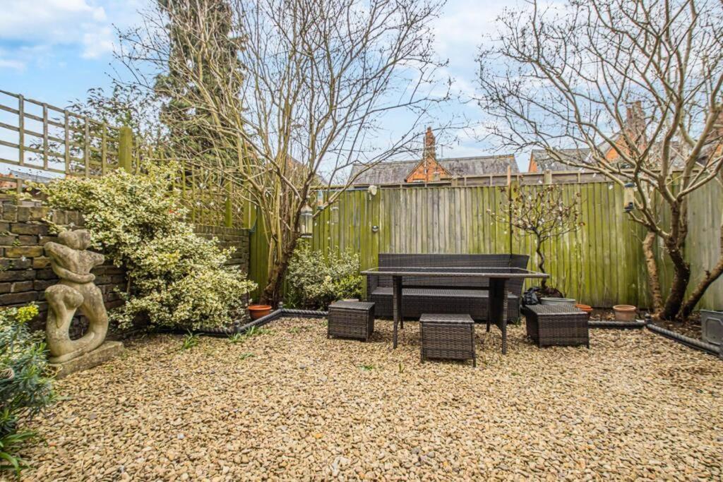 Charming 1 Bedroom Retreat In Apartamento *