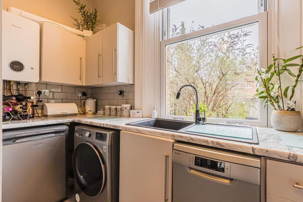 Charming 1 Bedroom Retreat In