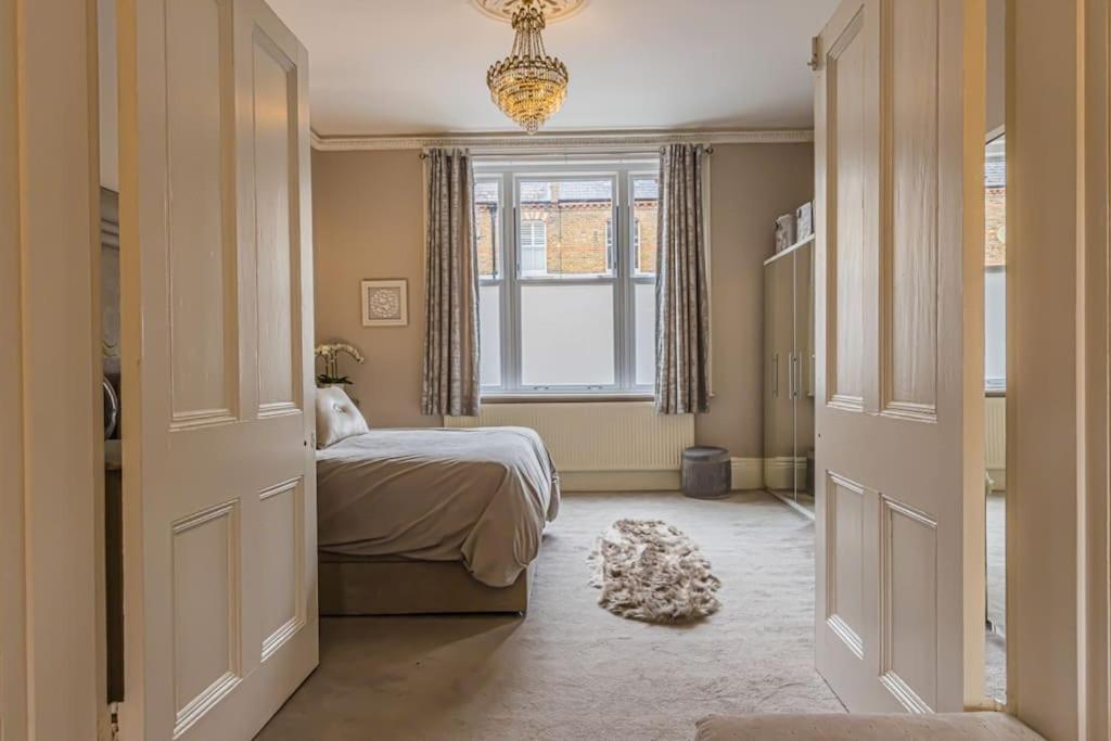 Charming 1 Bedroom Retreat In Apartamento