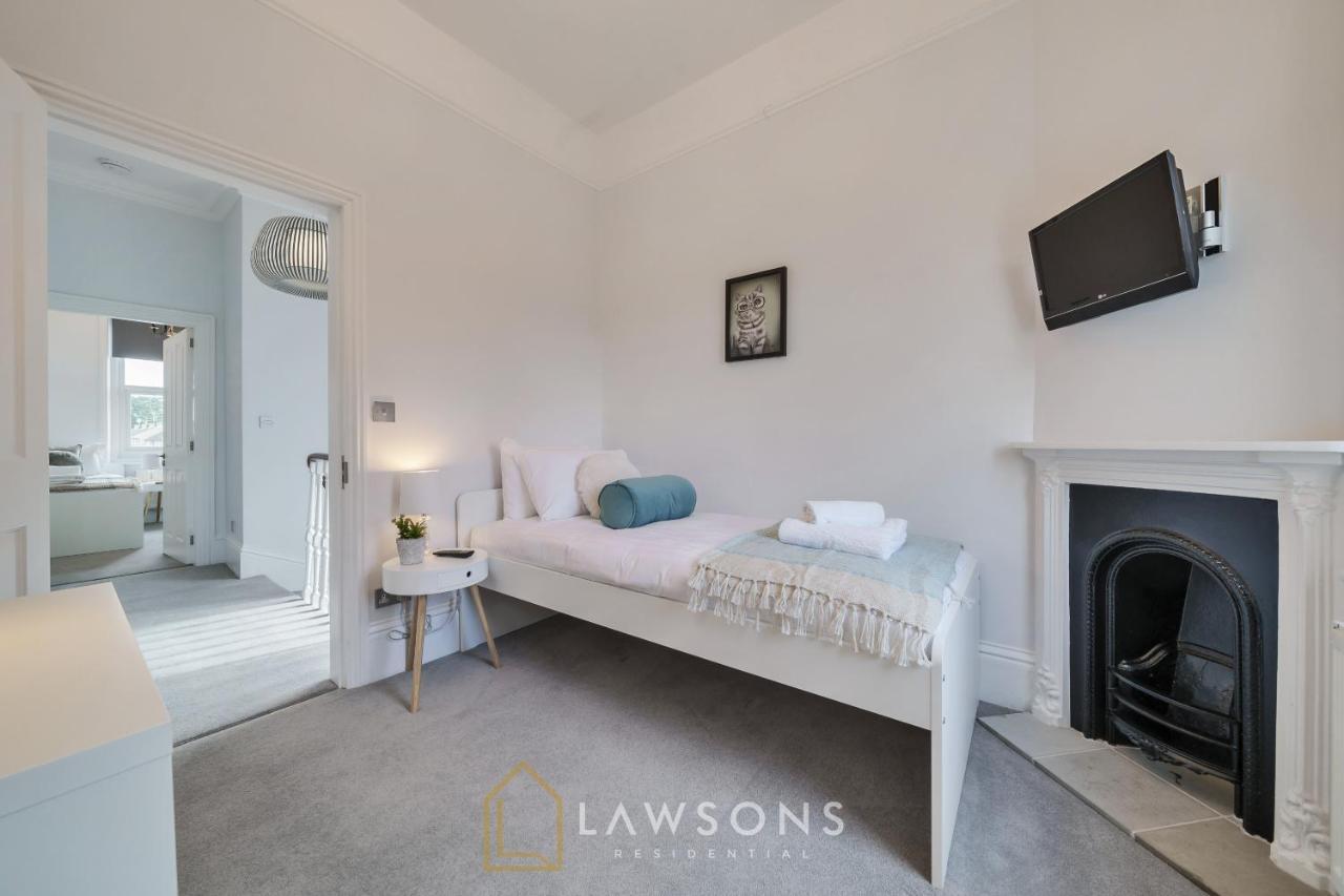 Living By Lawsons With Parking * Windsor