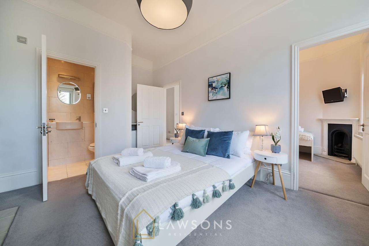 Living By Lawsons With Parking Windsor