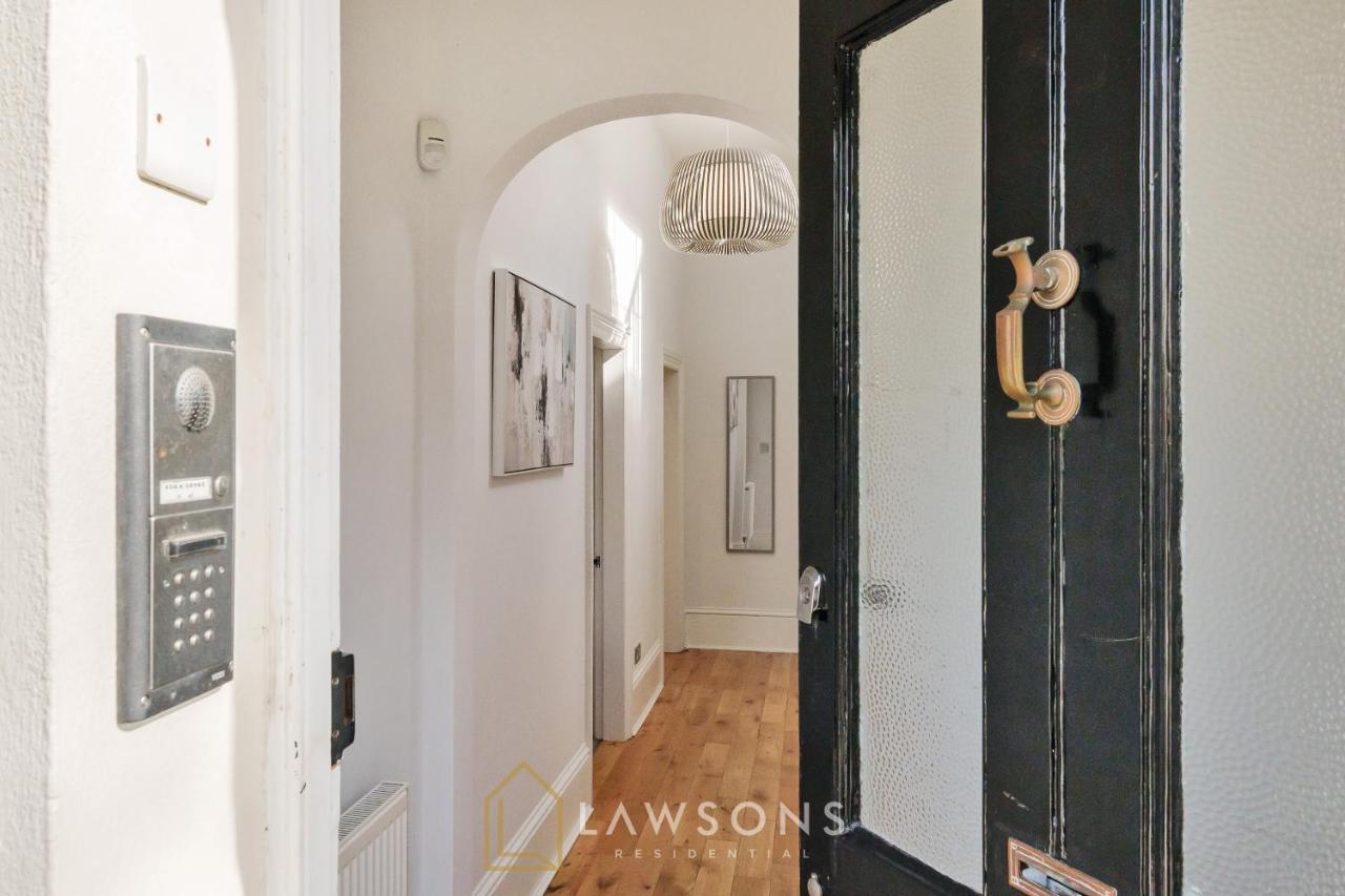 Living By Lawsons With Parking Windsor