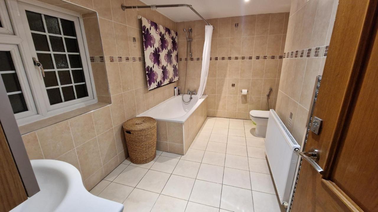 Comfort Sleep - With Shared Facilities Homestay Windsor