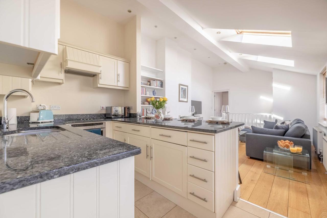 Apartment Gem: 1-bed Oasis Near Castle *