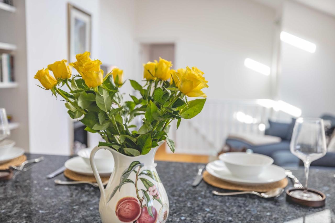 Gem: 1-bed Oasis Near Castle Apartment