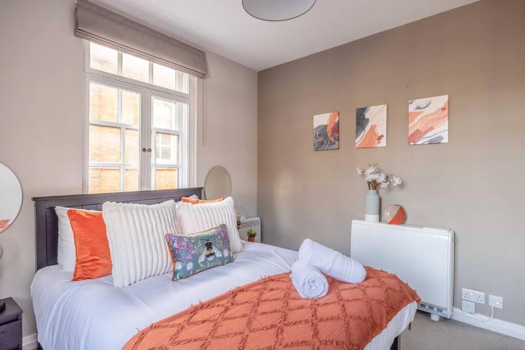 Castle Chic: 1br,parking * Windsor