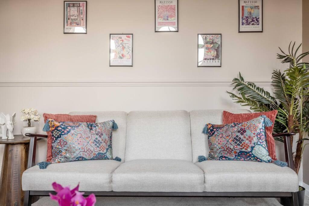 Castle Chic: 1br,parking Windsor