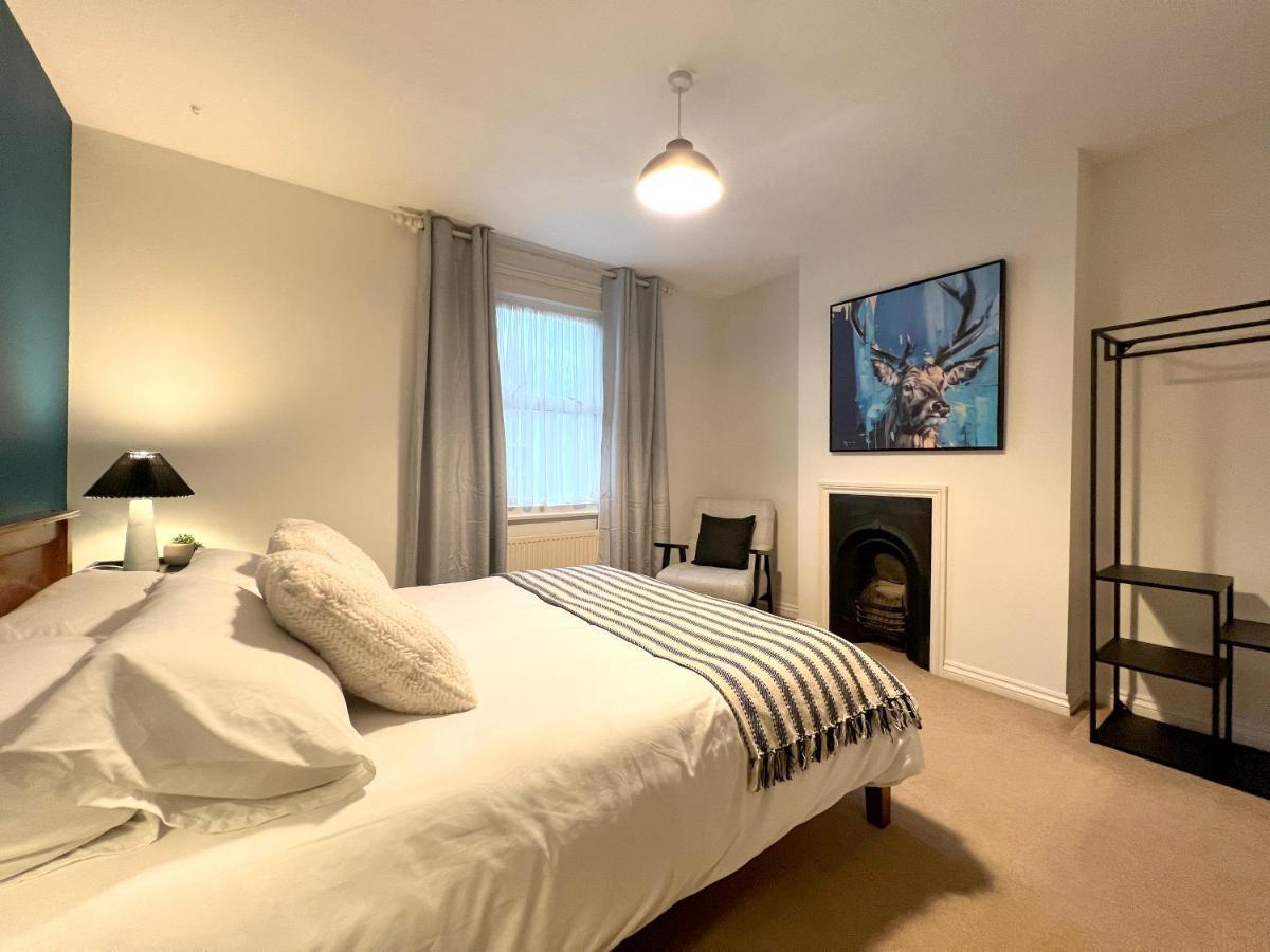 Charming Cottage, Incredible Location, Castle Doorstep Windsor