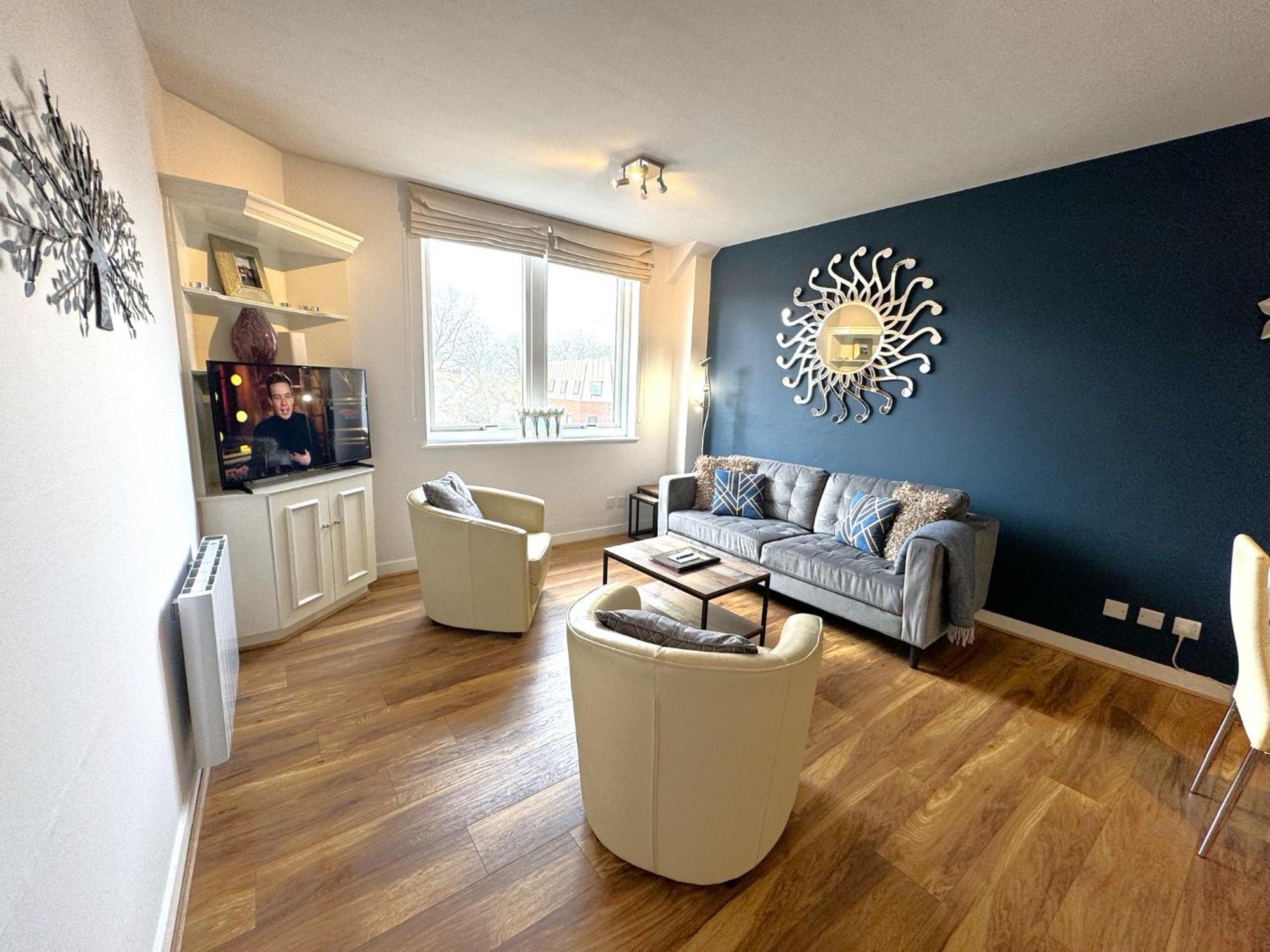 The Courtyard 2 Bedroom Apartments In Central Windsor With Parking Windsor