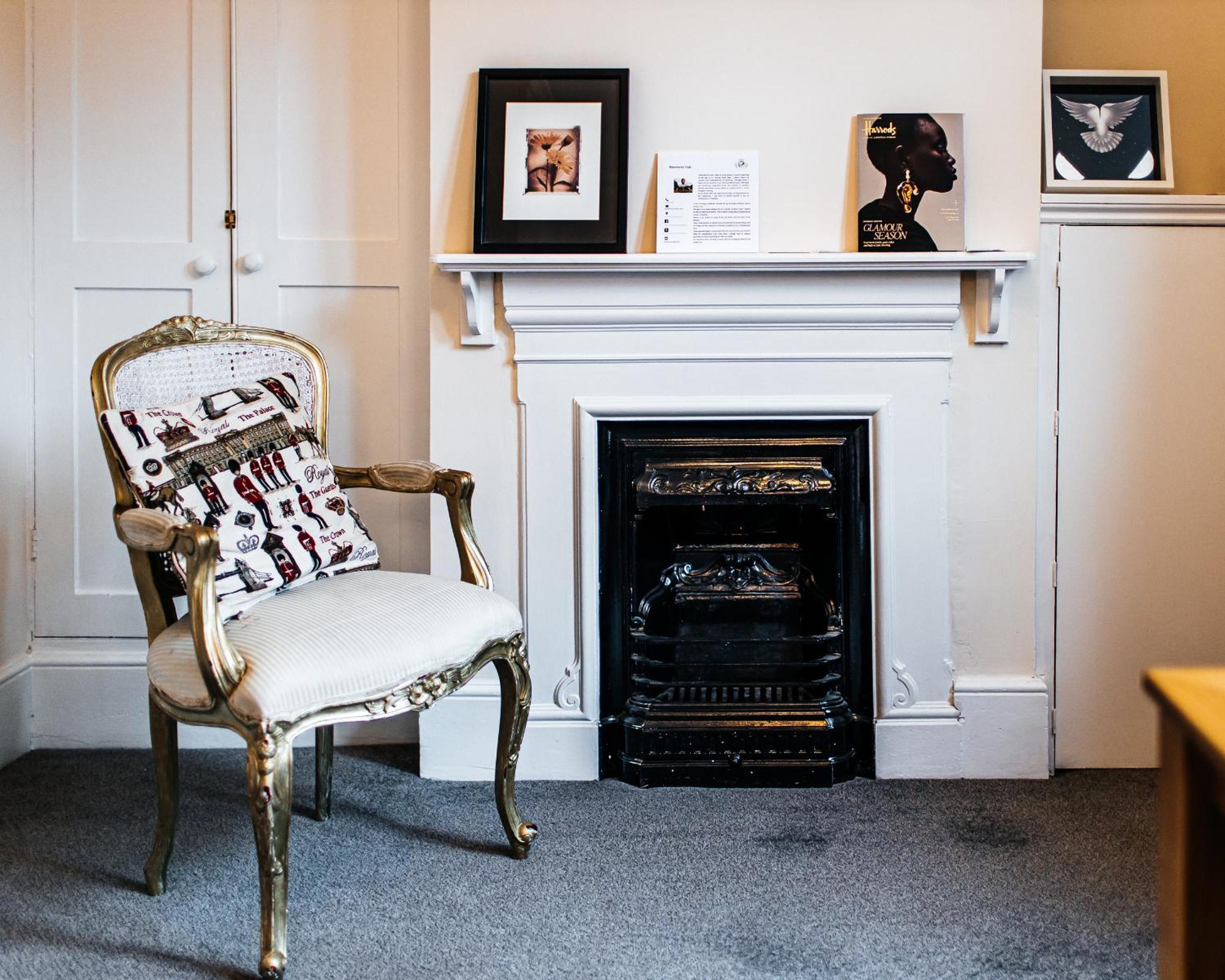 Royal Castle Retreat: Three-floor Near Attractions Windsor