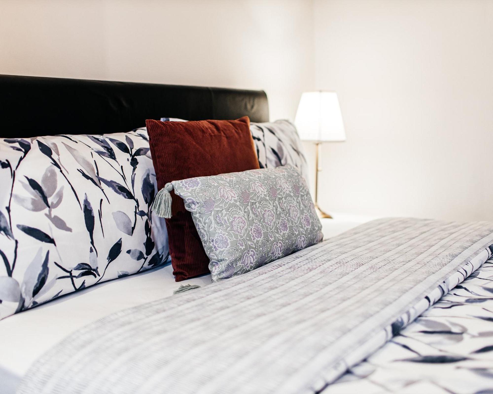 Royal Castle Retreat: Three-floor Near Attractions Windsor