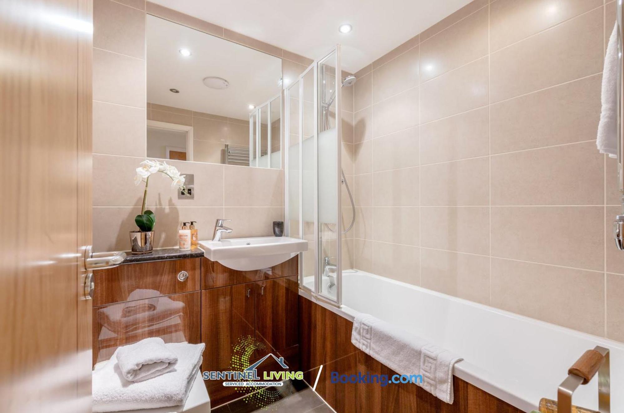 Sentinel: 2-bedroom Serviced With Free Wi-fi *