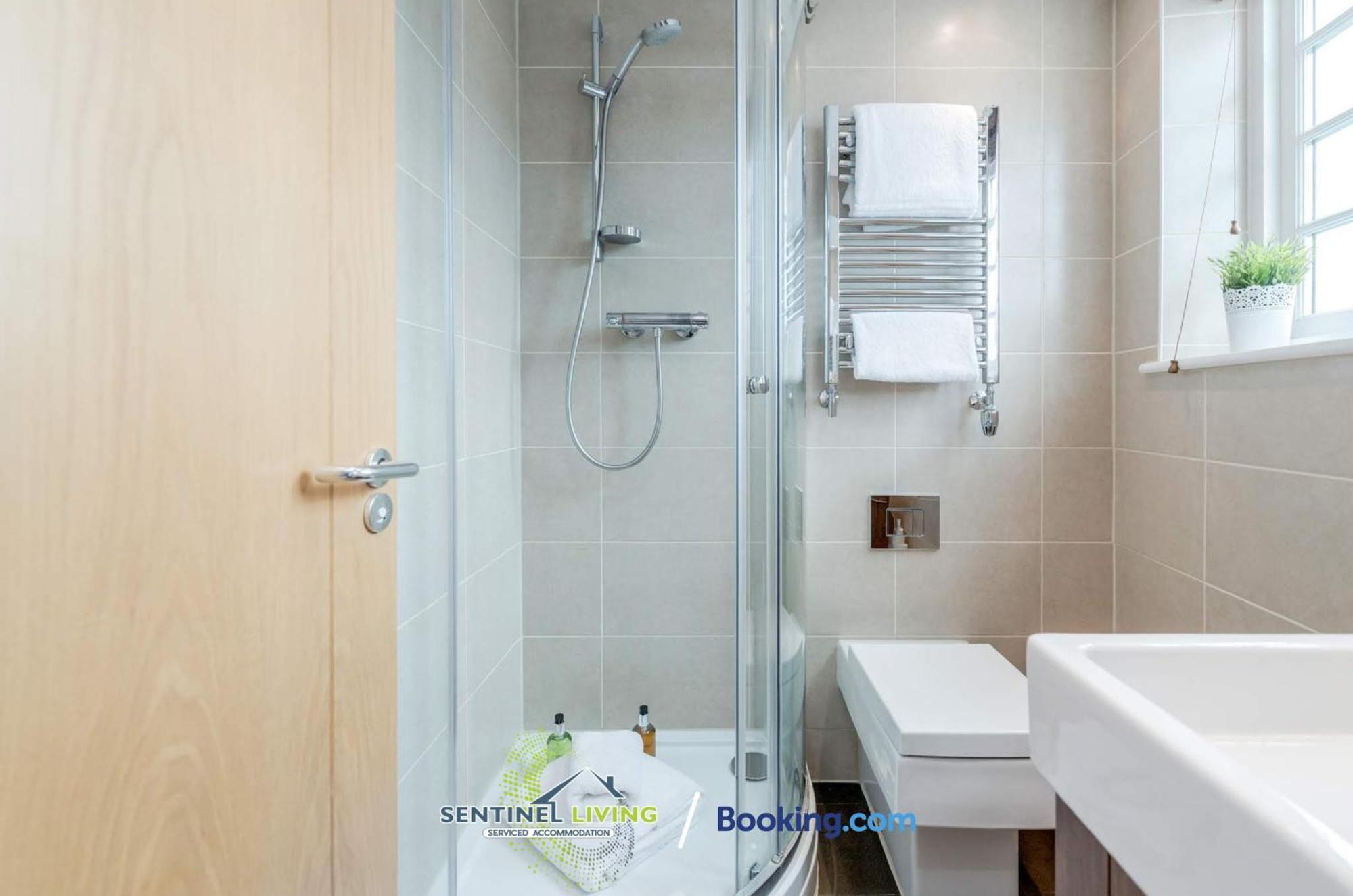 Sentinel: 2-bedroom Serviced With Free Wi-fi * Windsor