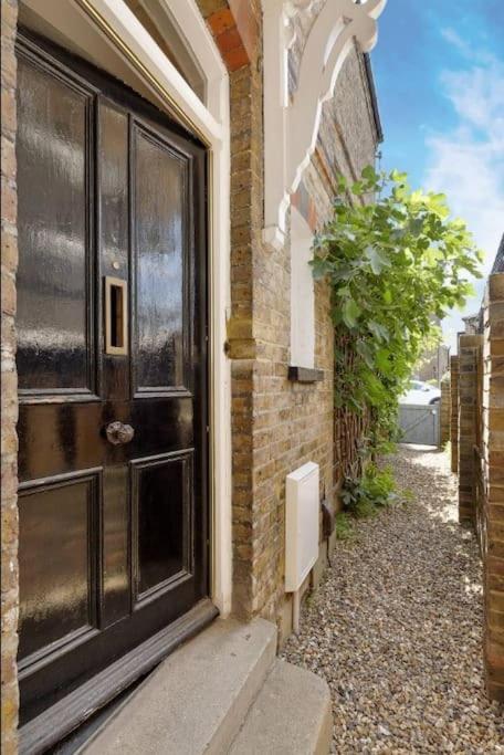 Windsor/legoland/ascot Charming 3br In Centre Villa