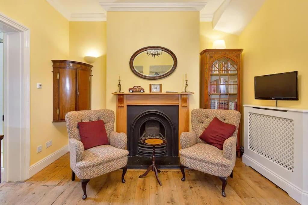 Windsor/legoland/ascot Charming 3br In Centre Villa *