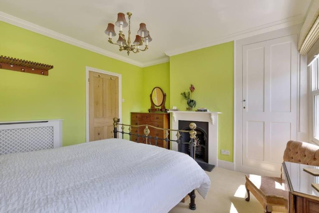 Windsor/legoland/ascot Charming 3br In Centre