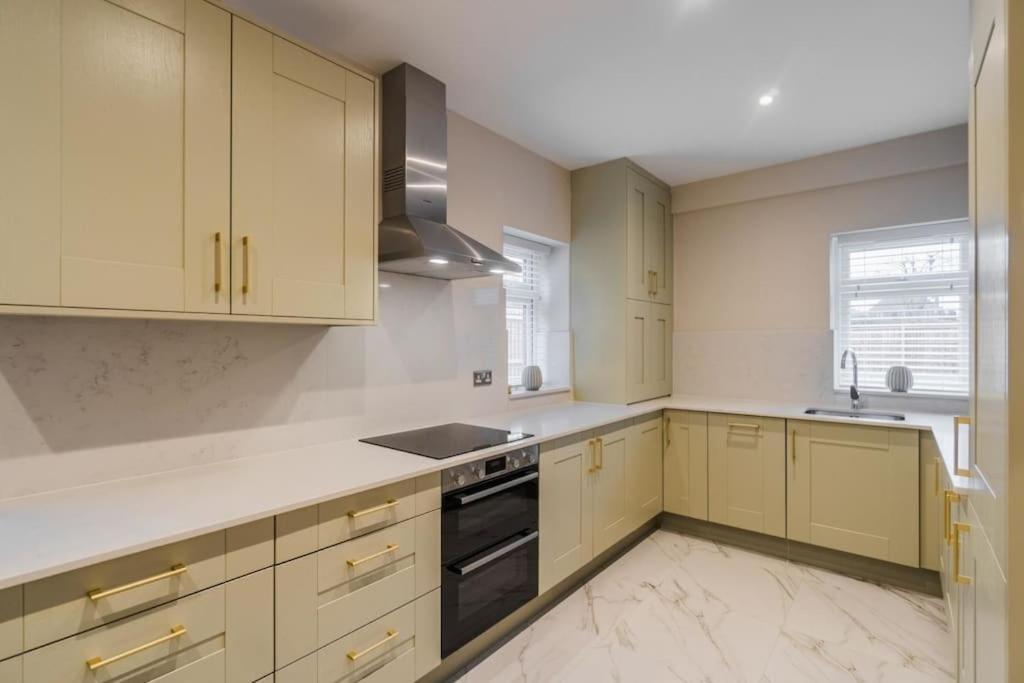 2br Gem, Private Parking & Private Garden Holiday home