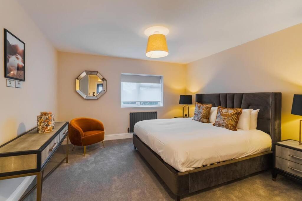 Holiday home 2br Gem, Private Parking & Private Garden Windsor
