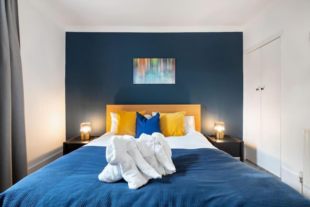 Hospedagem domiciliar Newly Renovated 2 Bed - Long Reduce Rate *