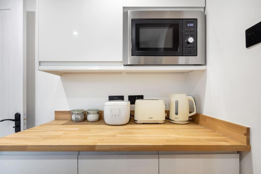 Hospedagem domiciliar Newly Renovated 2 Bed - Long Reduce Rate