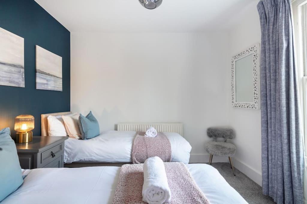 Newly Renovated 2 Bed - Long Reduce Rate Windsor