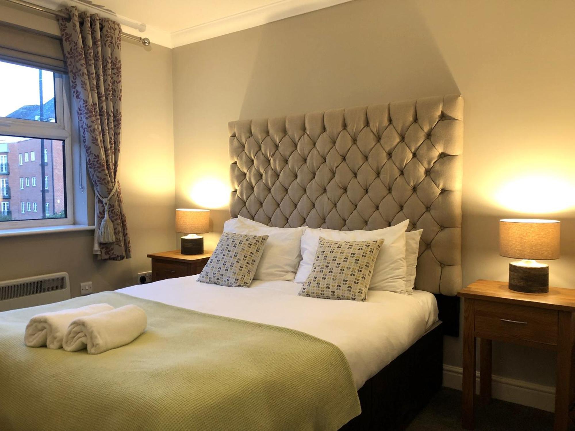 Lord Raglan House One Bedroom With Parking *