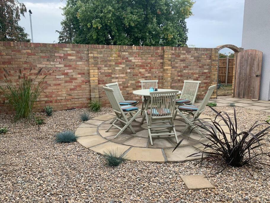 3 Bedroom House With Parking And Garden