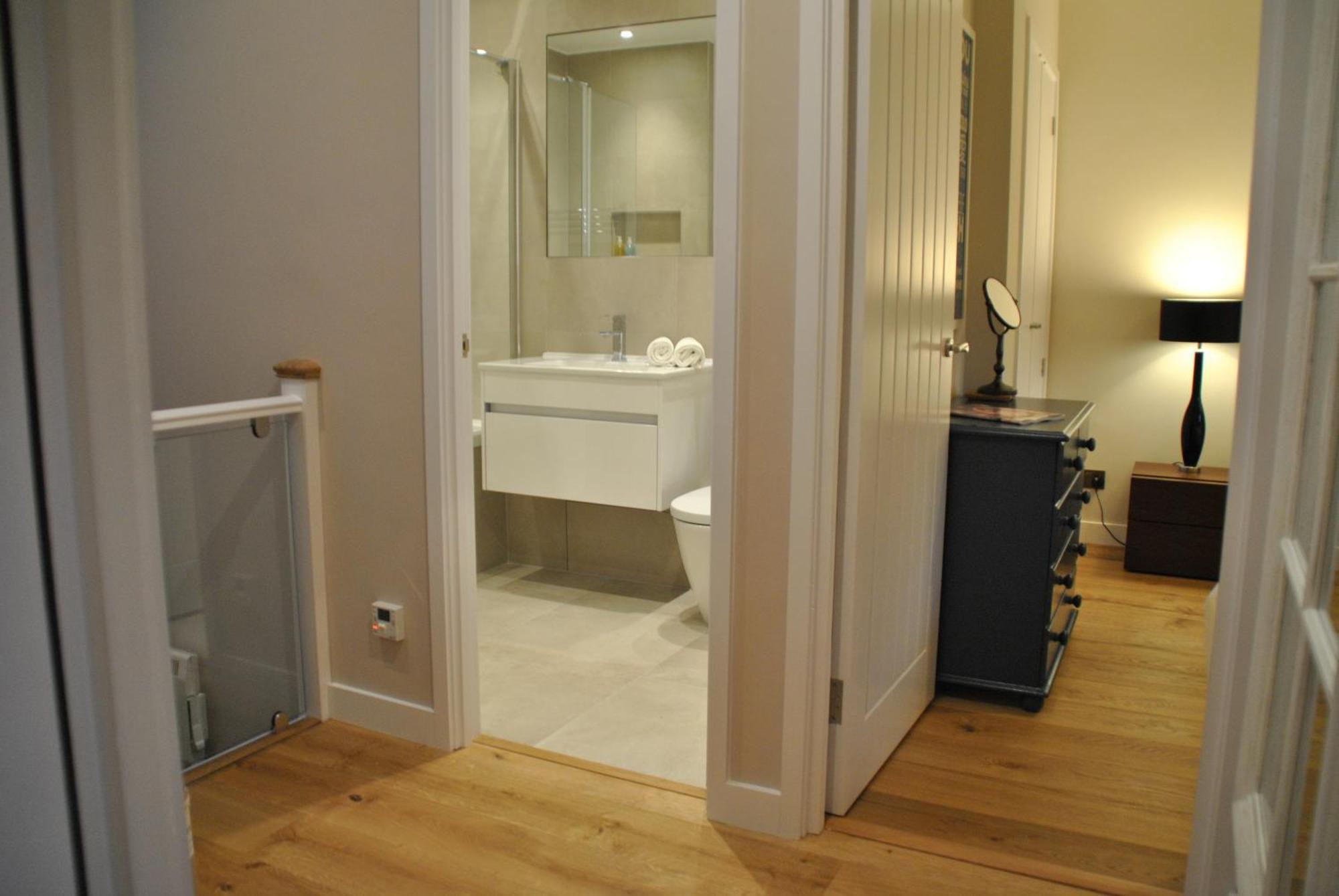 Alexandra Court One Bedroom Central Windsor Flats With Parking Windsor