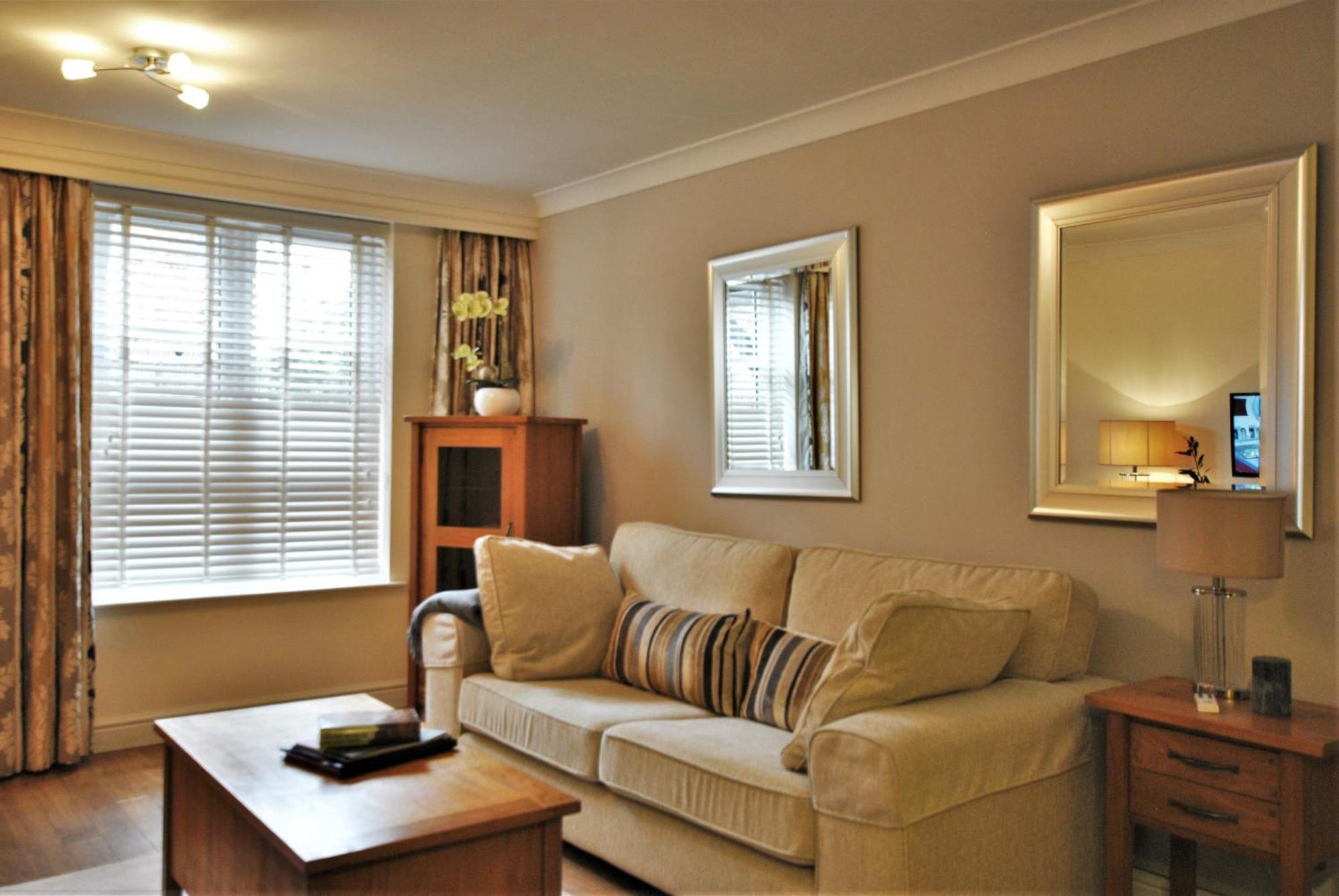 Alexandra Court One Bedroom Central Windsor Flats With Parking Apartment