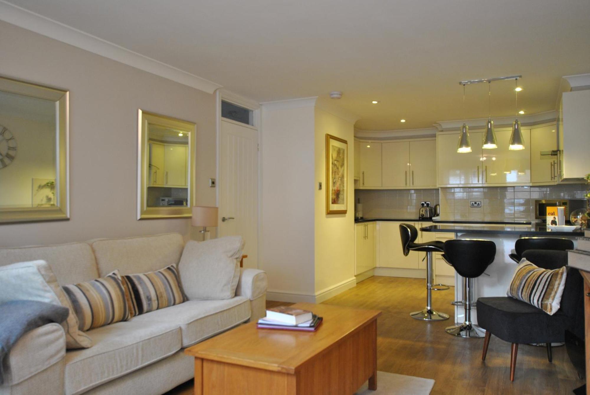 Alexandra Court One Bedroom Central Windsor Flats With Parking Apartment Windsor