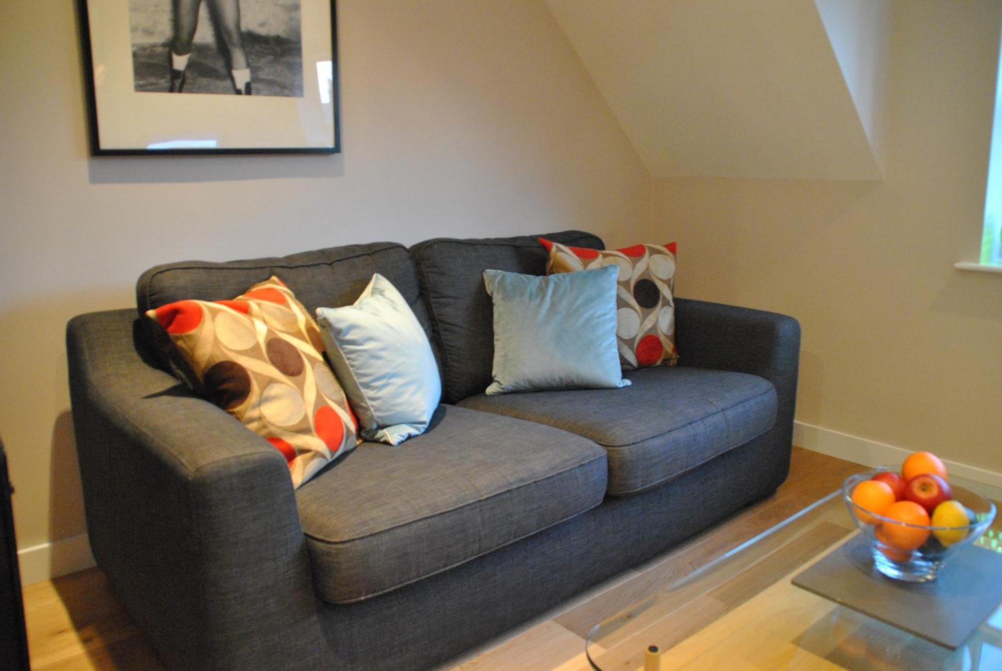 Apartment Alexandra Court One Bedroom Central Windsor Flats With Parking *