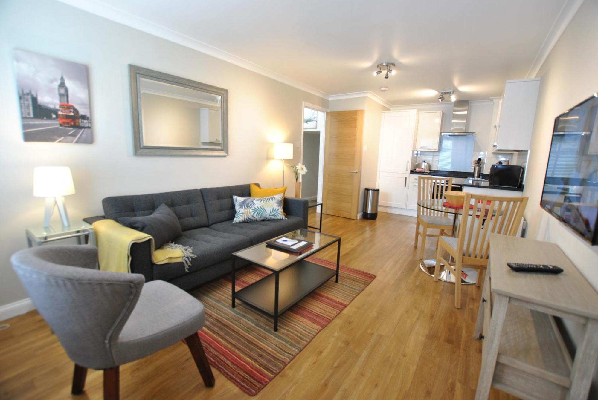 Alexandra Court One Bedroom Central Windsor Flats With Parking Apartment Windsor