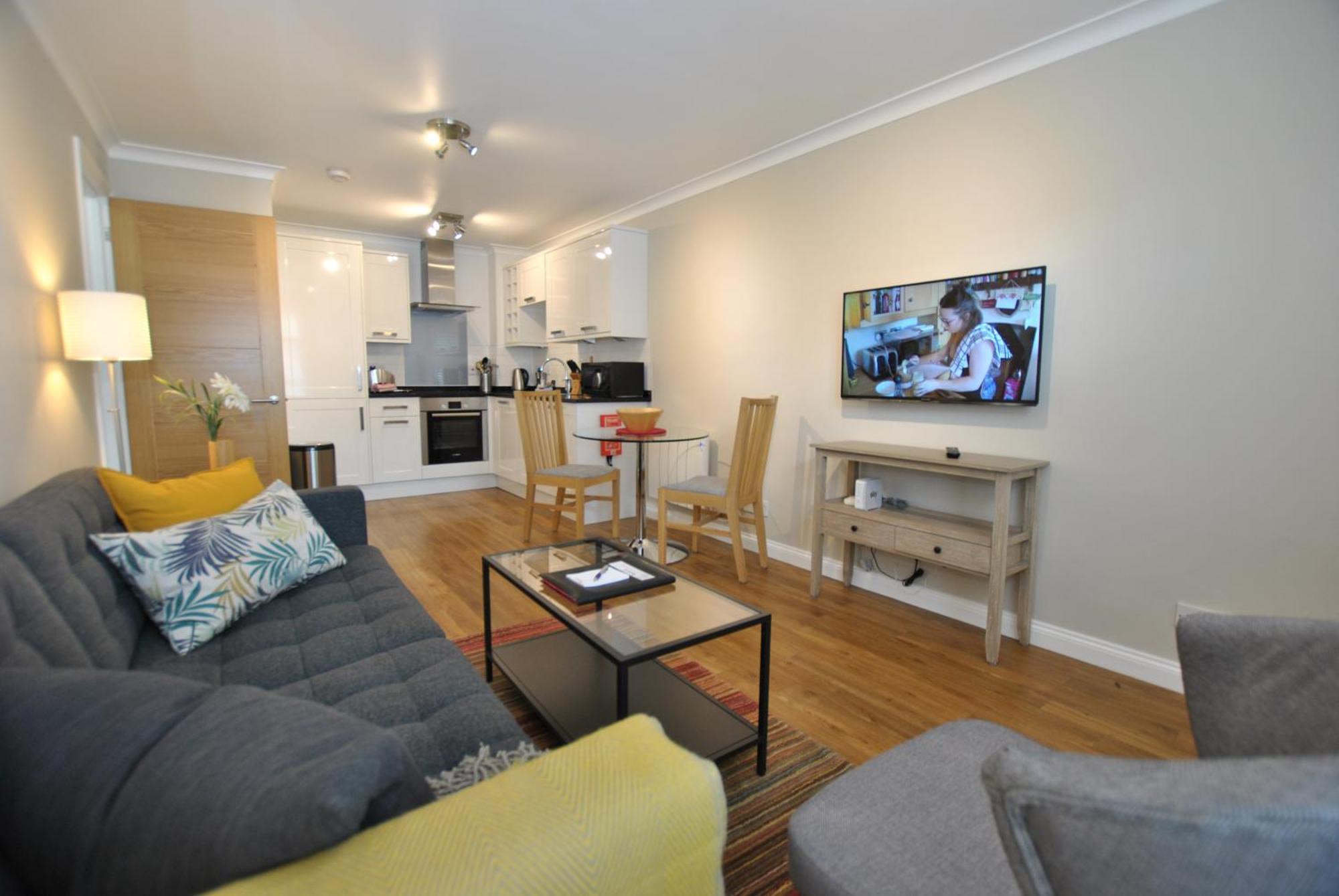 Alexandra Court One Bedroom Central Windsor Flats With Parking Windsor