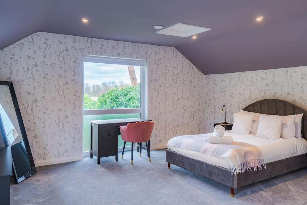 Wellness Escape By River, Sauna, Heated Pool, Hot Tub Holiday home *