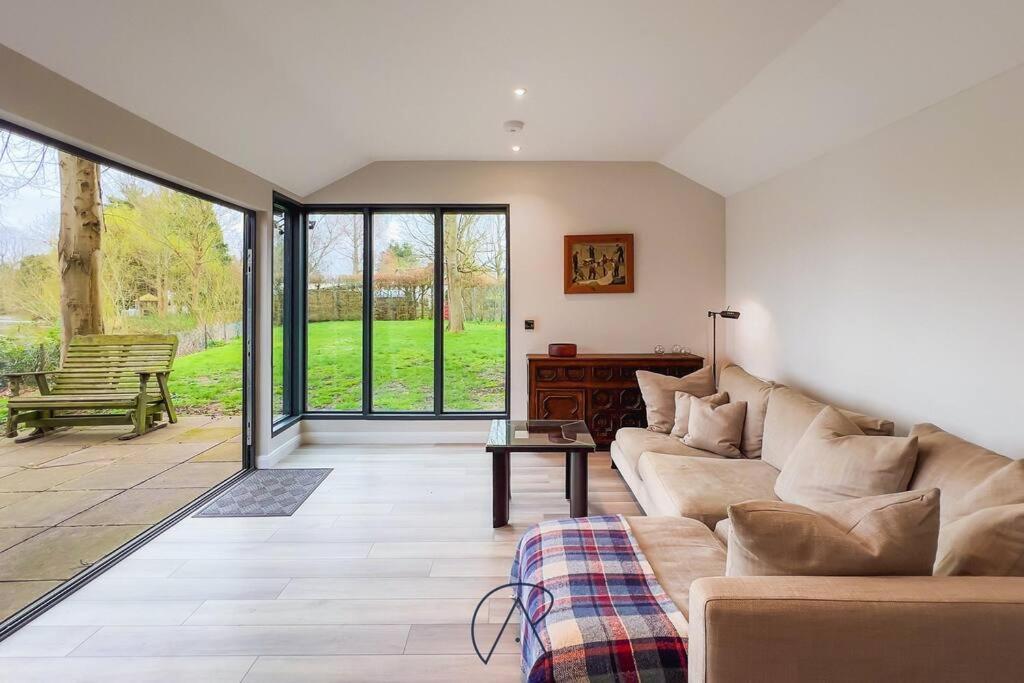 River's Edge Retreat:a Cosy 1-bed In