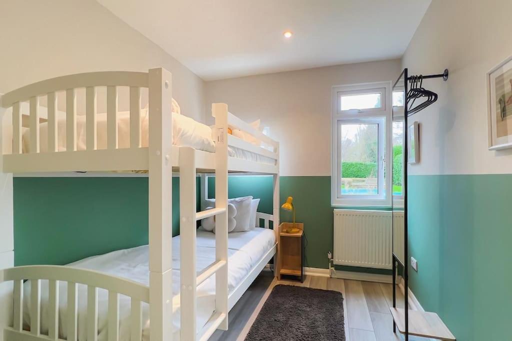 Holiday home Wellness Escape By River, Sauna, Heated Pool, Hot Tub Windsor